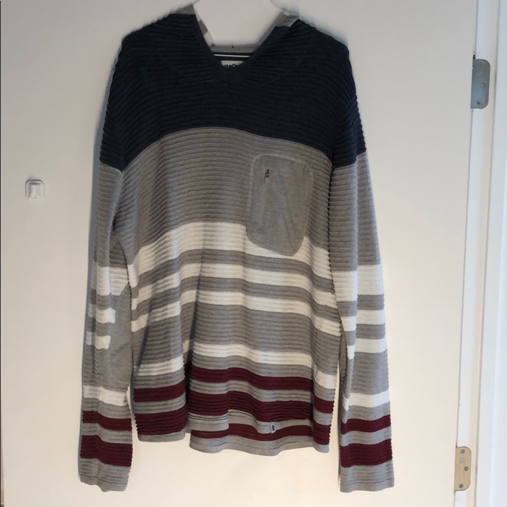 Ribbed pull over with hood.